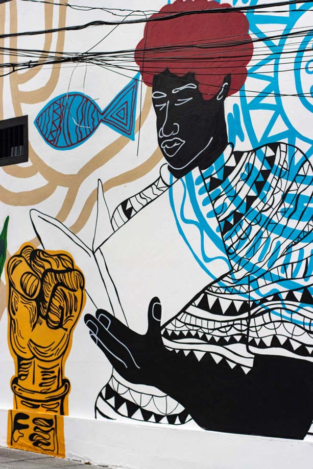 Detalhe de grafite na Casa Sueli Carneiro
